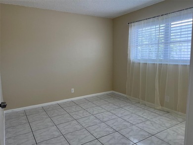 INVESTORS ARE WELCOME! Tenants in place. Attractive with good - photo 12