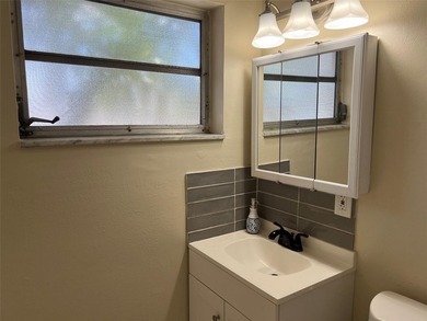 INVESTORS ARE WELCOME! Tenants in place. Attractive with good - photo 16