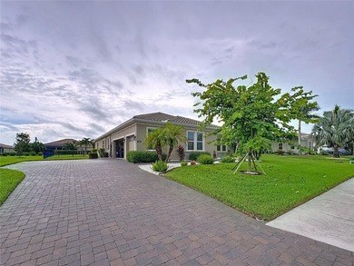 0.50 acre fenced lot, 3+ Car Garage 870 Sq ft, Heated Salt Pool - photo 46