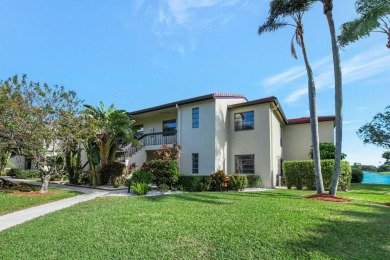 Lake Condo For Sale in Boca Raton, Florida