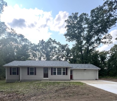 Lake Home Sale Pending in Newaygo, Michigan