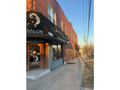 Turnkey beauty salon for sale in a highly visible corner - photo 1