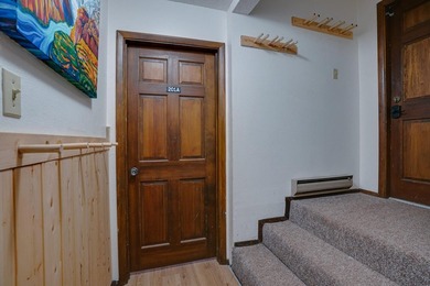 Beautifully located condo just a block away from the base area - photo 13