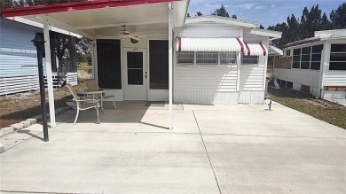 (private lake, pond, creek) Home For Sale in Bradenton Florida