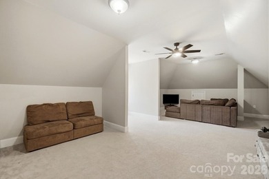 There are homes that impress... and then there are homes that - photo 34