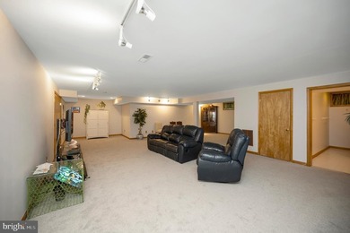A premium Par 3 Golf Course lot that backs up to putting green - photo 41
