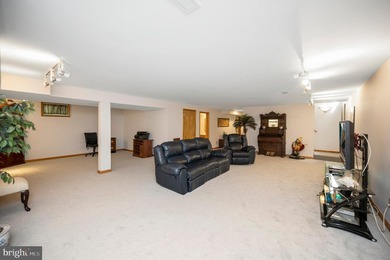 A premium Par 3 Golf Course lot that backs up to putting green - photo 42