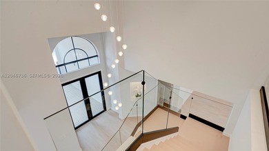 STUNNINGLY Renovated luxury home with high-end finishes - photo 3