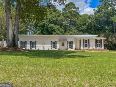 Thundering Springs Lake Home For Sale in Dublin Georgia