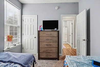 Bright and inviting 2-bedroom, 2-bathroom second-floor end-unit - photo 11