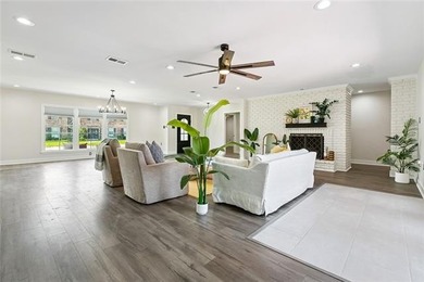 Move-in-ready in Beverly Hills, just steps from Lake - photo 11