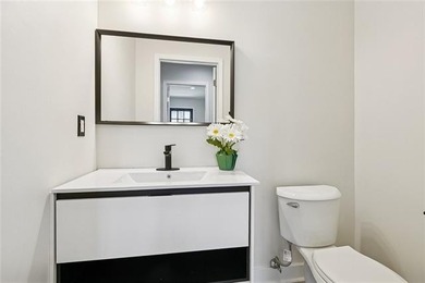 Move-in-ready in Beverly Hills, just steps from Lake - photo 13