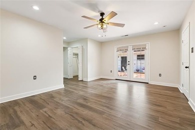Move-in-ready in Beverly Hills, just steps from Lake - photo 17