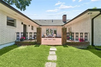 Move-in-ready in Beverly Hills, just steps from Lake - photo 20