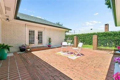 Move-in-ready in Beverly Hills, just steps from Lake - photo 21