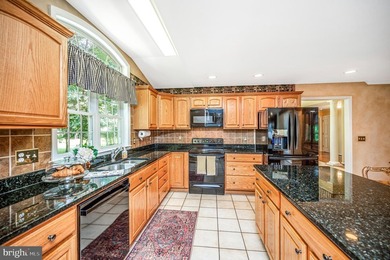 Step into the Lake of the Woods lifestyle with this inviting - photo 21