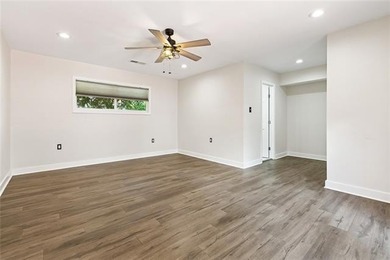 Move-in-ready in Beverly Hills, just steps from Lake - photo 23