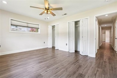Move-in-ready in Beverly Hills, just steps from Lake - photo 26