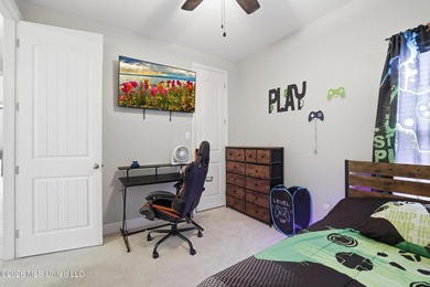 Adorable home in Palm Ridge! Walk in and immediately notice the - photo 28