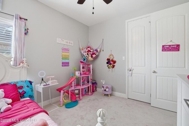 Adorable home in Palm Ridge! Walk in and immediately notice the - photo 31