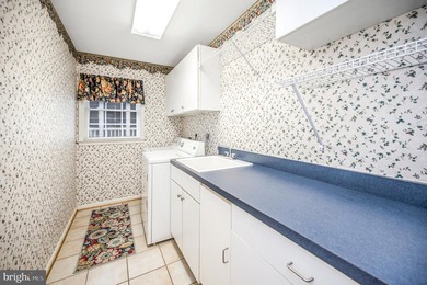 Step into the Lake of the Woods lifestyle with this inviting - photo 41