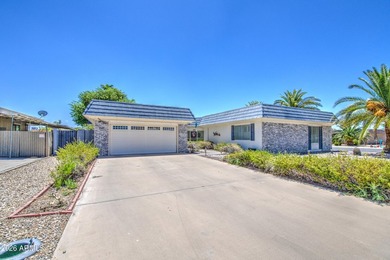 Beautifully updated residence in the heart of Sun City! Over 2 - photo 4