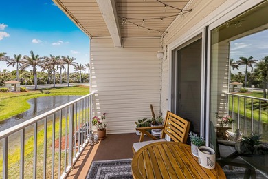 Rare opportunity just 1/2 mile from the beach! This updated 1 - photo 16