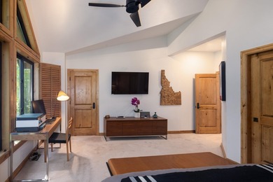 Mountain Modern at its finest! Just 300 yards from River Run and - photo 17