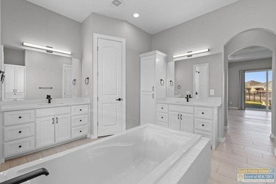 Perfectly located four bedroom, 3 bath custom home located in - photo 14