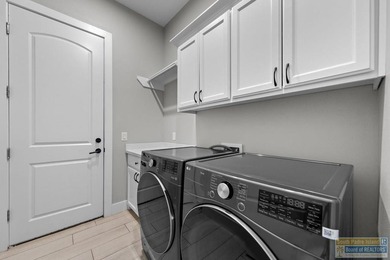 Perfectly located four bedroom, 3 bath custom home located in - photo 25