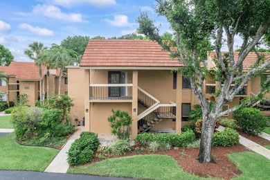Lake Condo For Sale in Boynton Beach, Florida