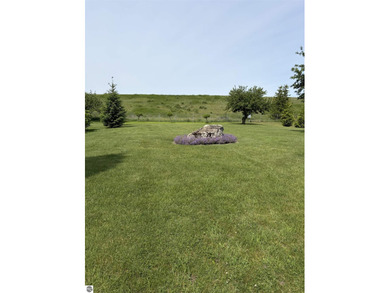 Nice buildable lot at the end of a cul-de-sac in Applewood - photo 9