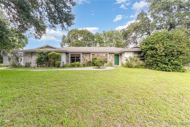 Davis Lake Home For Sale in Inverness Florida