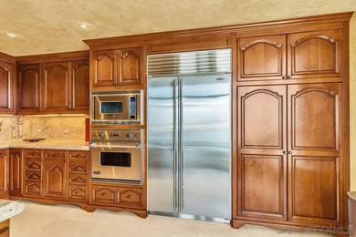 Situated on the 37th floor of The Grande South, this exceptional - photo 11