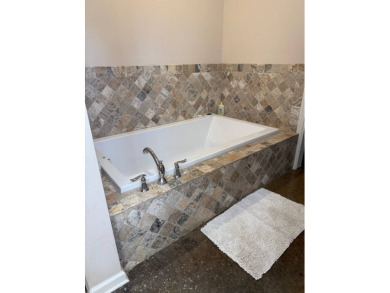 Lanan Waterfront Home in Brandon Estates Subdivision. This - photo 18