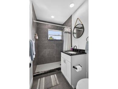 Gorgeous 3BR/2BA income-producing property in the desirable - photo 20