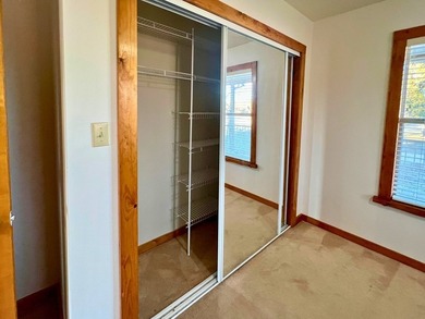 Beautiful riverfront property featuring a spacious 3-bedroom - photo 13