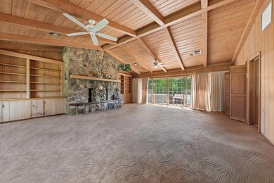 Nestled on a quiet cul-de-sac in the highly coveted Lake Ida - photo 14
