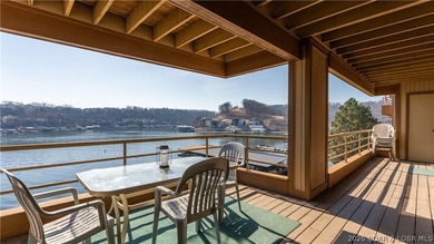 Cove location with sweeping main channel views makes this - photo 24