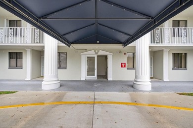 CHARMING AND SPACIOUS 2/2 PENTHOUSE UNIT WITH 2 OPEN BALCONIES - photo 2