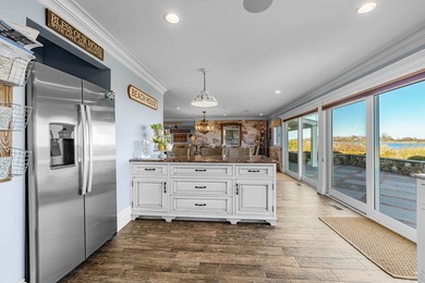 Discover the beauty of Lake Montauk from this impressive - photo 15