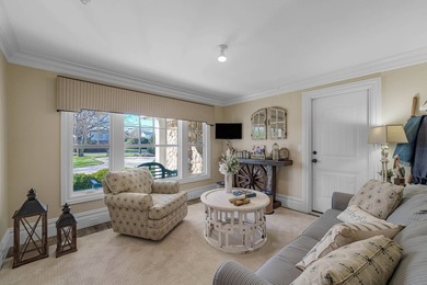 Discover the beauty of Lake Montauk from this impressive - photo 17