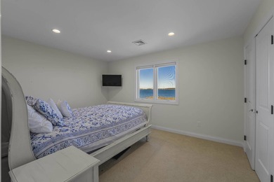 Discover the beauty of Lake Montauk from this impressive - photo 19