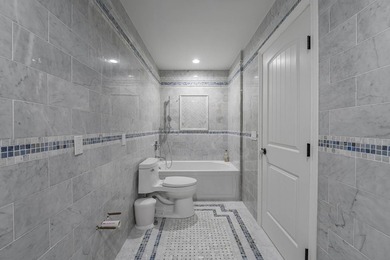 Discover the beauty of Lake Montauk from this impressive - photo 20