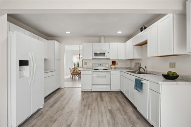 Virtually Staged. Welcome to this 2 bedroom, 2 bath villa - photo 22