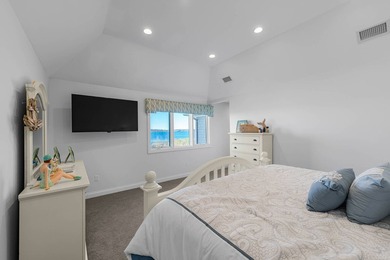 Discover the beauty of Lake Montauk from this impressive - photo 22