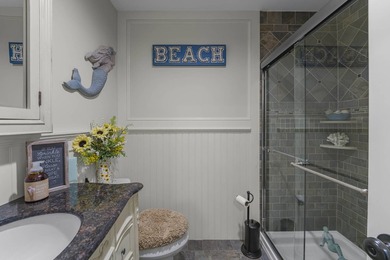 Discover the beauty of Lake Montauk from this impressive - photo 30