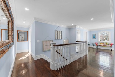 Discover the beauty of Lake Montauk from this impressive - photo 33