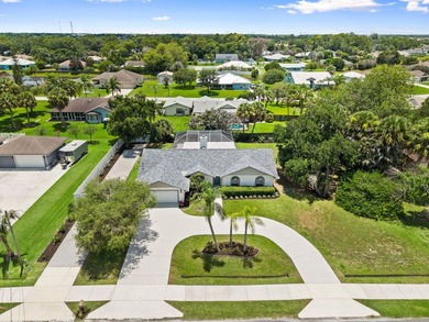 Welcome to this stunning, fully renovated 4-bedroom, 2-bath - photo 7