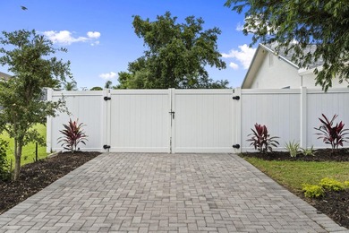 Welcome to this stunning, fully renovated 4-bedroom, 2-bath - photo 10